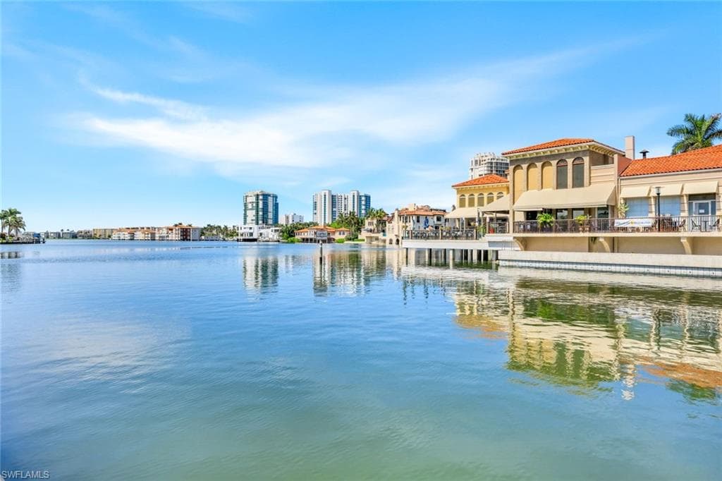 250 Park Shore Dr 601, Naples, FL 34103-29