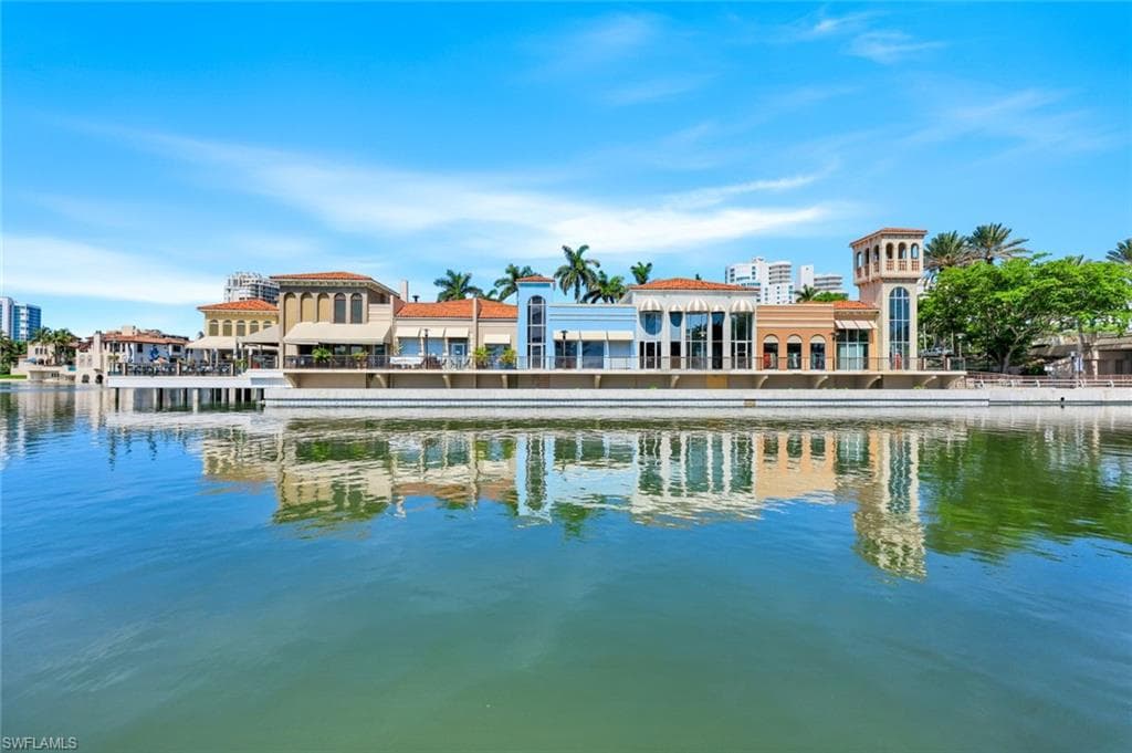 250 Park Shore Dr 601, Naples, FL 34103-30