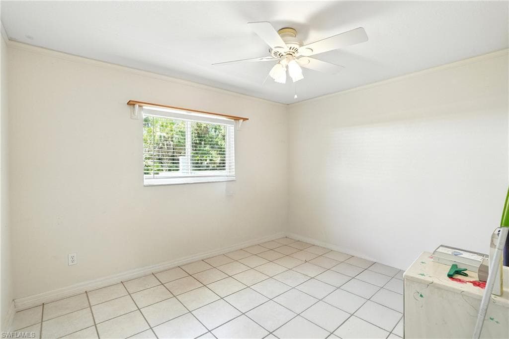 720 1st St NW, Naples, FL 34120-10