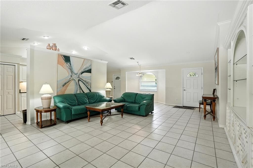 720 1st St NW, Naples, FL 34120-4