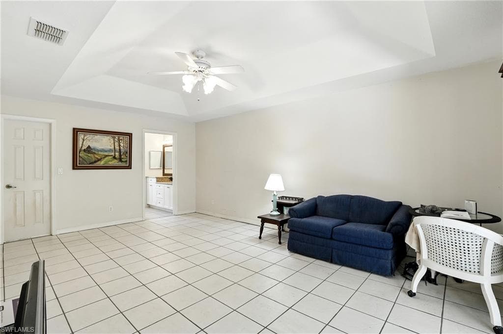 720 1st St NW, Naples, FL 34120-7