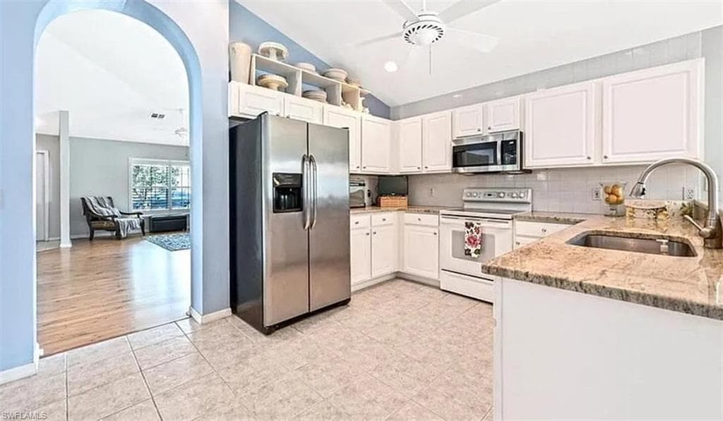 8439 Hollow Brook Cir, Naples, FL 34119-3