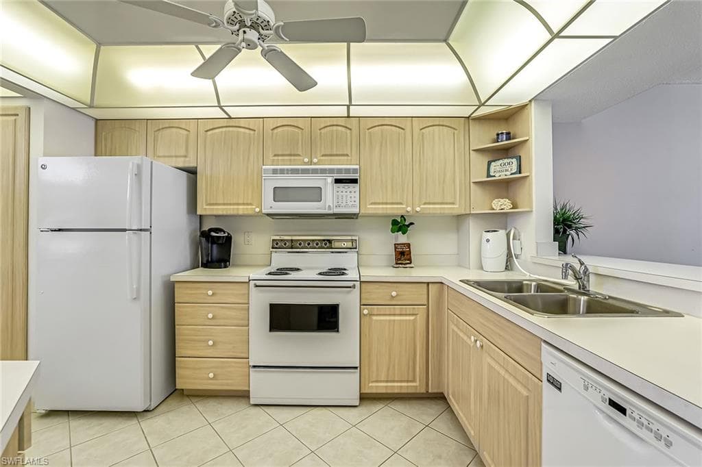 260 Seaview Ct 905, Marco Island, FL 34145-10