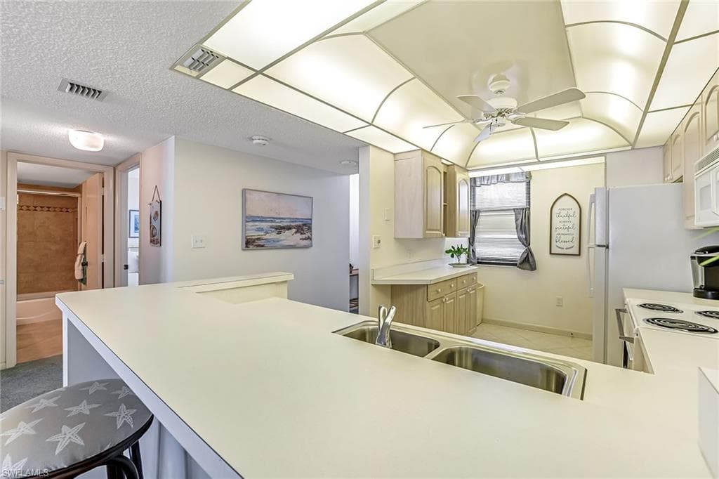 260 Seaview Ct 905, Marco Island, FL 34145-17