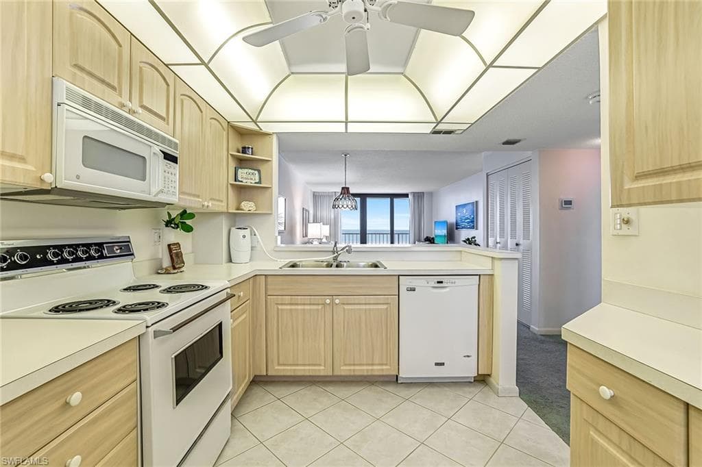 260 Seaview Ct 905, Marco Island, FL 34145-7