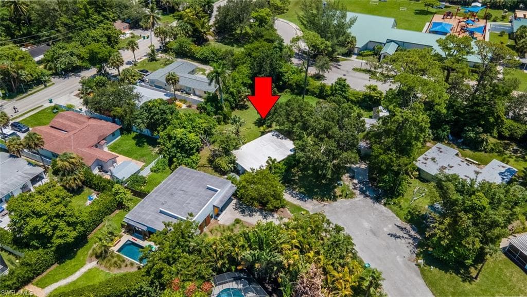 2928 Hawthorne Ct, Naples, FL 34104-3