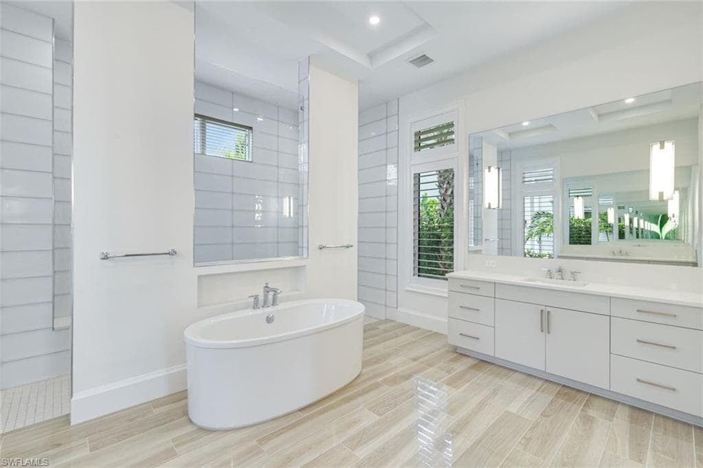 9937 Montiano Dr, Naples, FL 34113-11