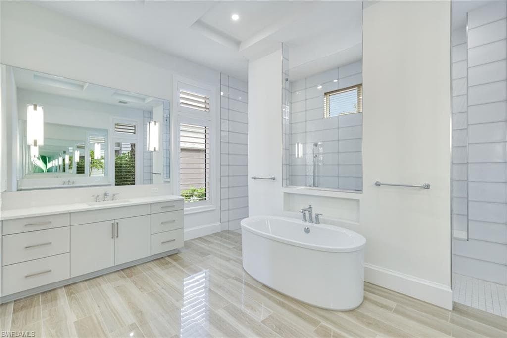 9937 Montiano Dr, Naples, FL 34113-12