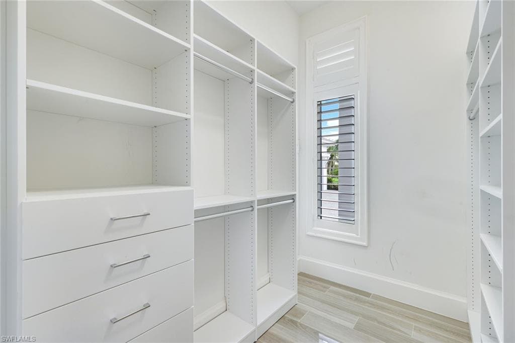 9937 Montiano Dr, Naples, FL 34113-13