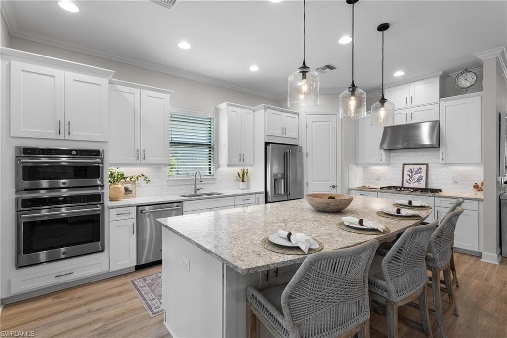 9405 Terresina Dr, Naples, FL 34119-10