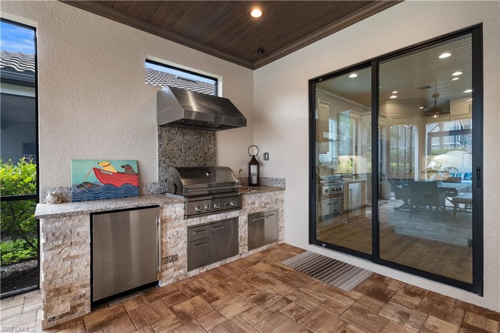 9405 Terresina Dr, Naples, FL 34119-31