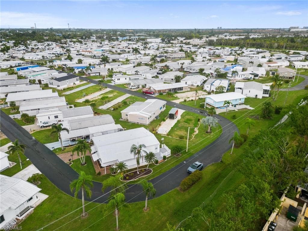 357 Mattie Ave, Fort Myers, FL 33908-4