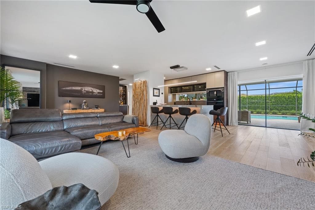 304 Nason Ln, Naples, FL 34112-16
