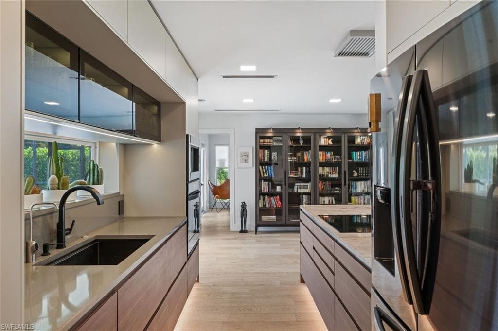 304 Nason Ln, Naples, FL 34112-5