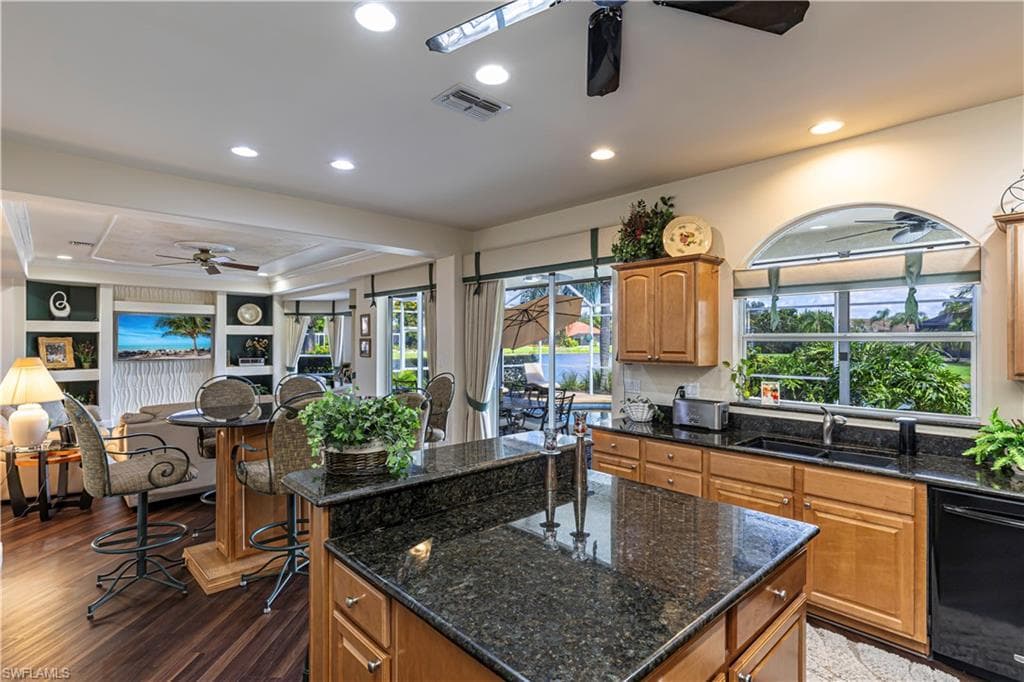 4763 Kittiwake Ct, Naples, FL 34119-10