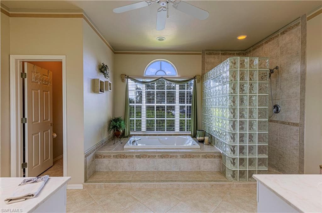 4763 Kittiwake Ct, Naples, FL 34119-16