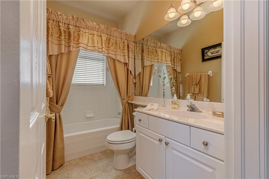 4763 Kittiwake Ct, Naples, FL 34119-22