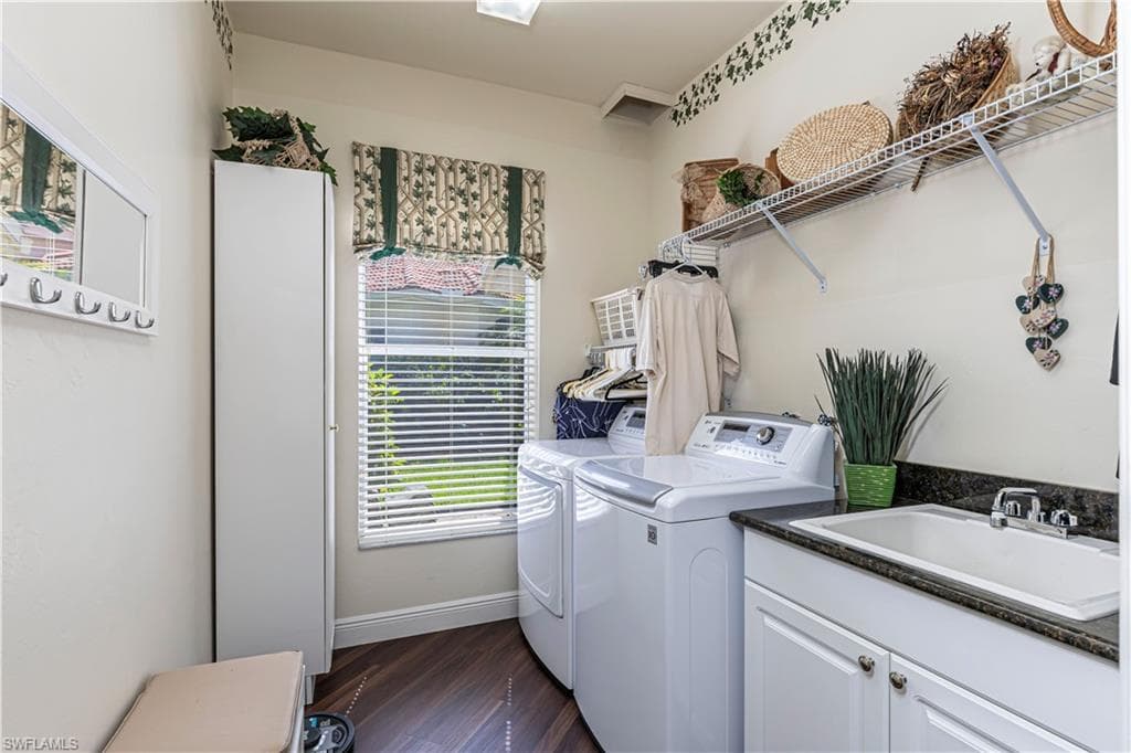 4763 Kittiwake Ct, Naples, FL 34119-27