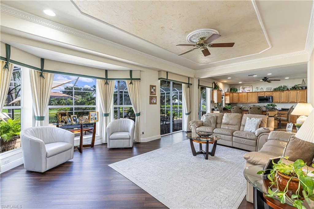 4763 Kittiwake Ct, Naples, FL 34119-8
