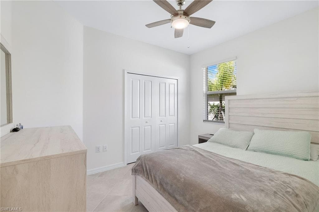 2052 Vermont Ln, Naples, FL 34120-18