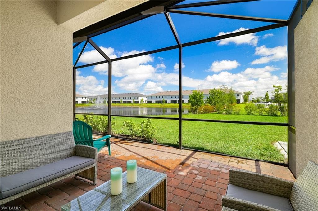 2052 Vermont Ln, Naples, FL 34120-24