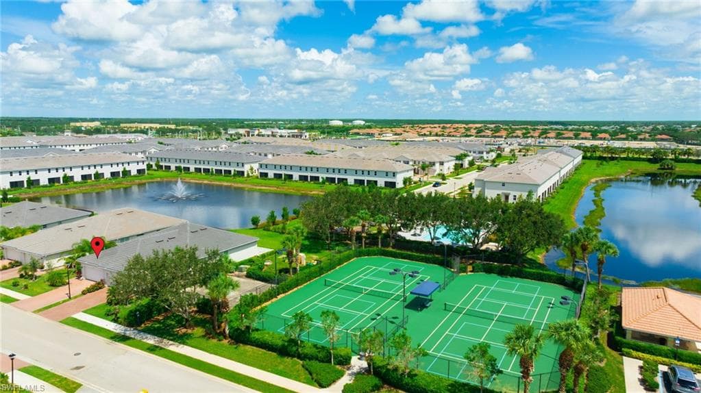 2052 Vermont Ln, Naples, FL 34120-30