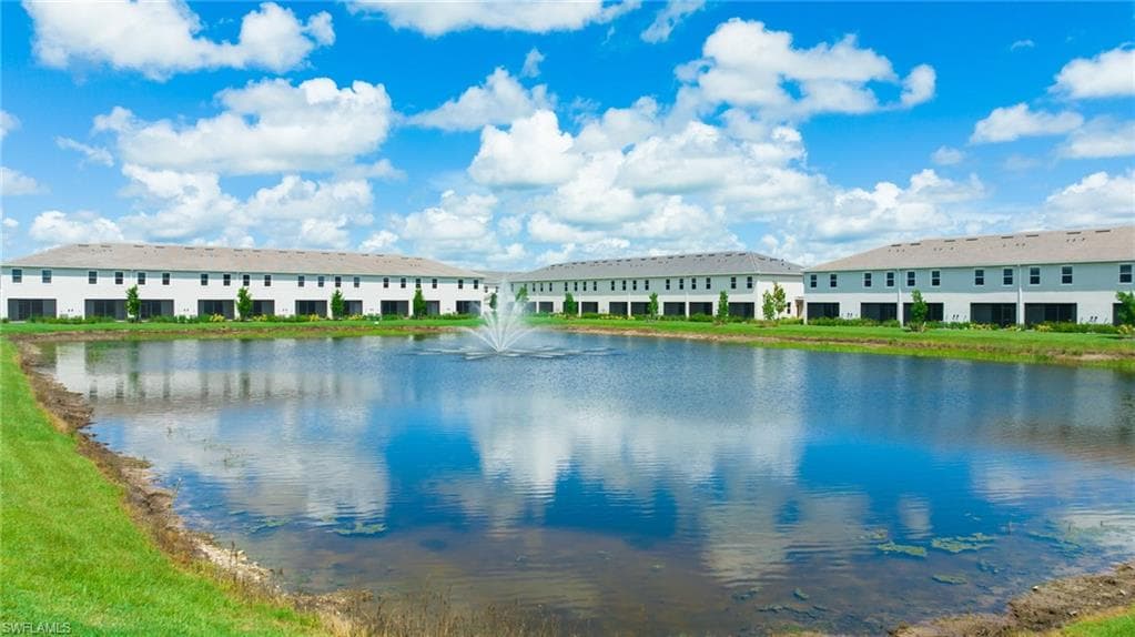 2052 Vermont Ln, Naples, FL 34120-36