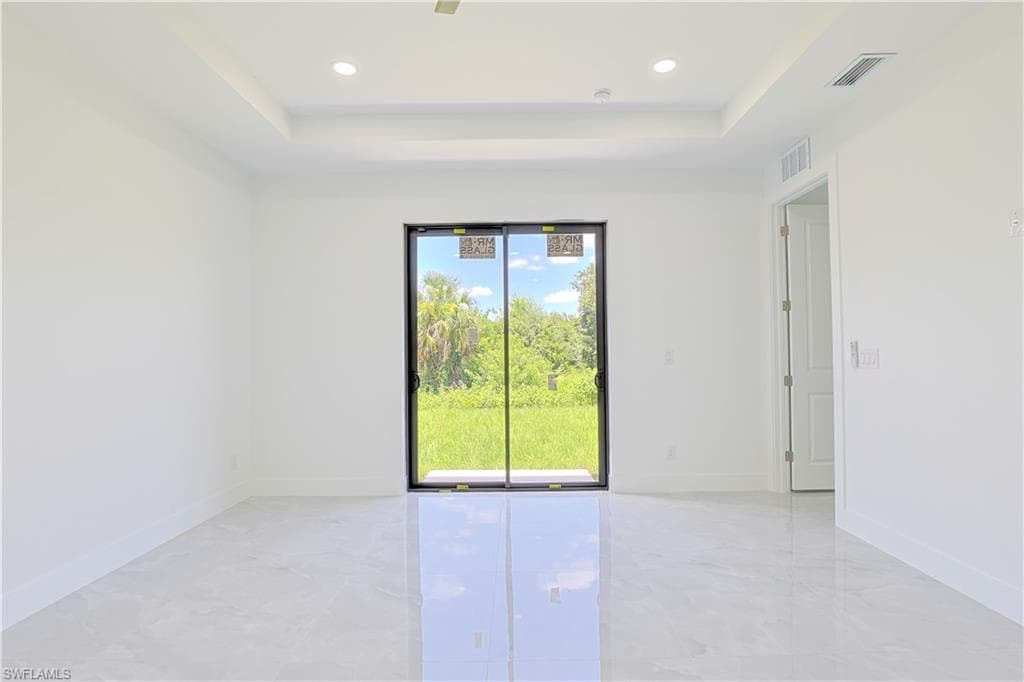 843 Duplex St E, Lehigh Acres, FL 33974-9