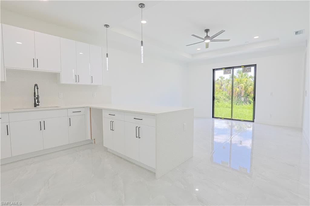 843 Duplex St E, Lehigh Acres, FL 33974-4
