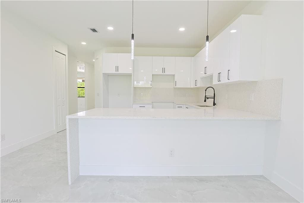 843 Duplex St E, Lehigh Acres, FL 33974-5