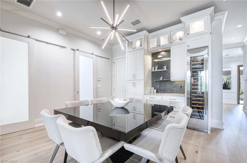 565 Fairway Ter, Naples, FL 34103-11