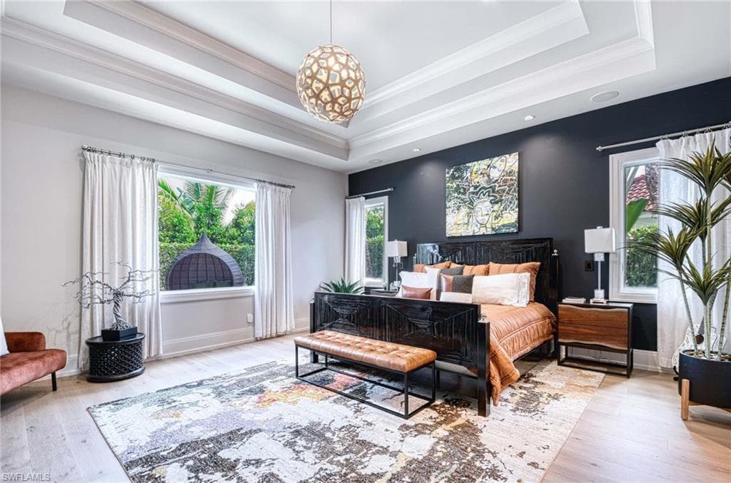 565 Fairway Ter, Naples, FL 34103-13