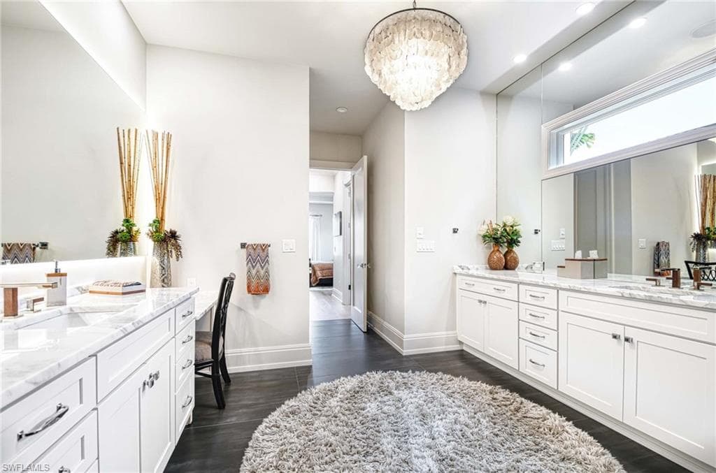 565 Fairway Ter, Naples, FL 34103-17