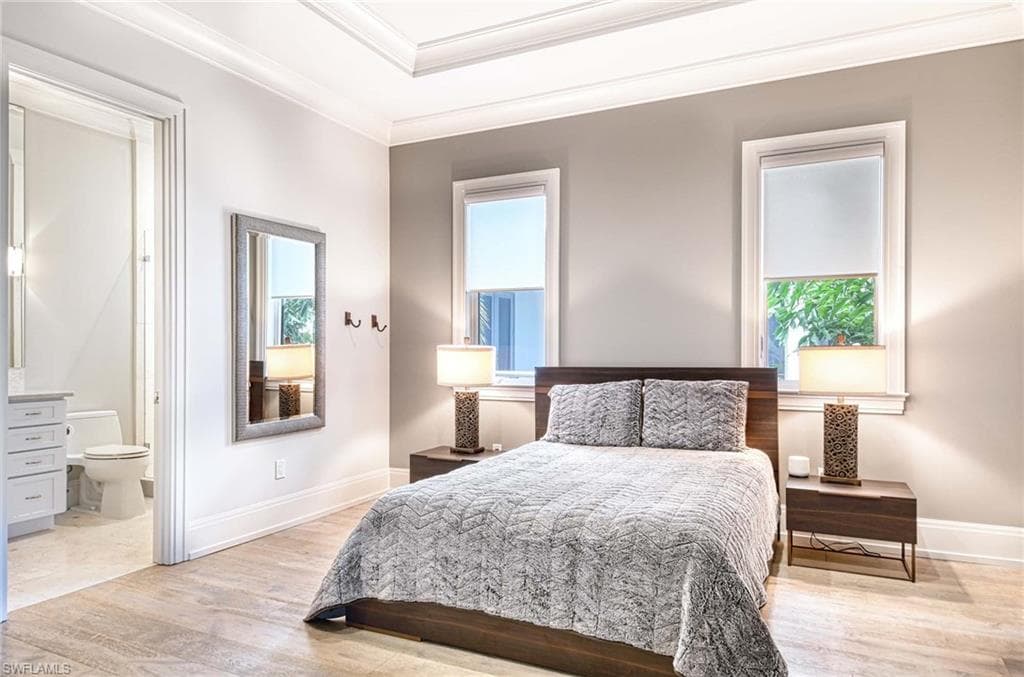 565 Fairway Ter, Naples, FL 34103-30