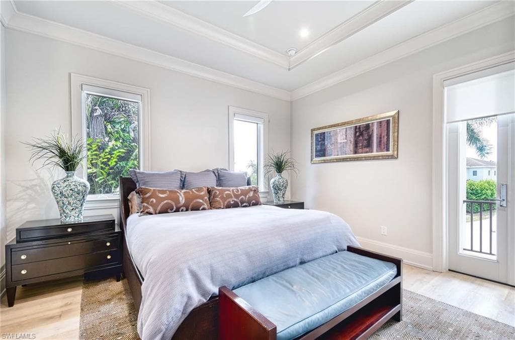 565 Fairway Ter, Naples, FL 34103-33