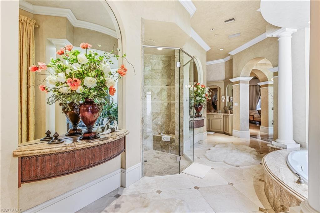 4457 Club Estates Dr, Naples, FL 34112-16