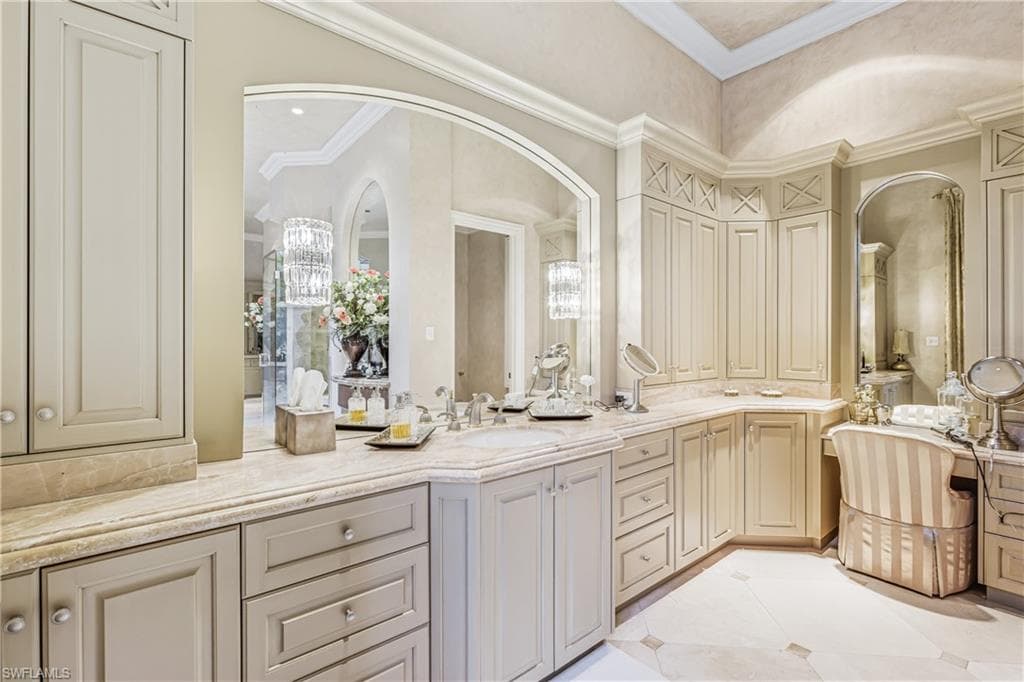 4457 Club Estates Dr, Naples, FL 34112-18