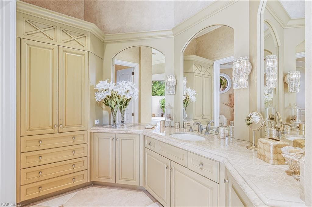 4457 Club Estates Dr, Naples, FL 34112-19
