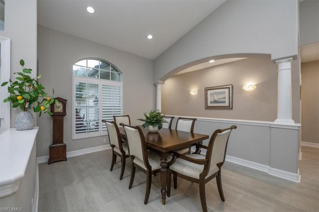 537 Wedgewood Way, Naples, FL 34119-10