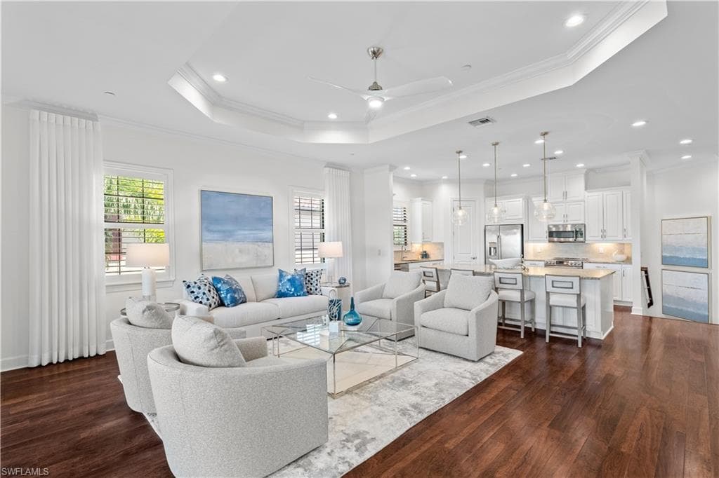 8769 Bellano Ct 204, Naples, FL 34119-1
