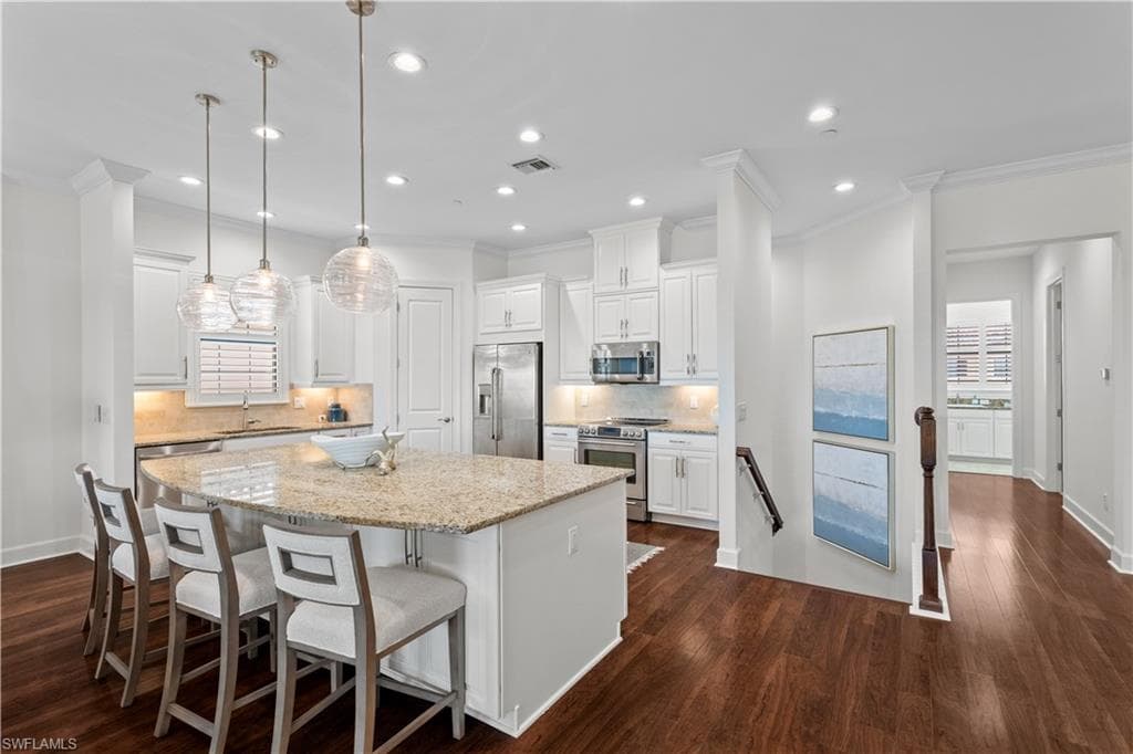 8769 Bellano Ct 204, Naples, FL 34119-4