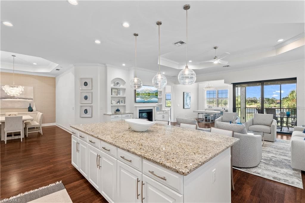 8769 Bellano Ct 204, Naples, FL 34119-6