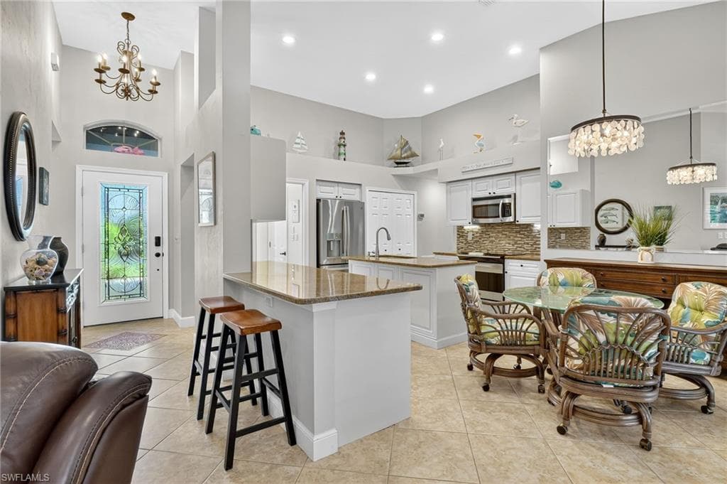 7613 Citrus Hill Ln, Naples, FL 34109-10