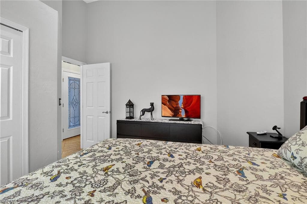 7613 Citrus Hill Ln, Naples, FL 34109-18