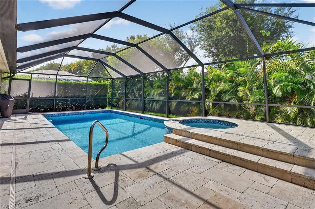 7613 Citrus Hill Ln, Naples, FL 34109-26