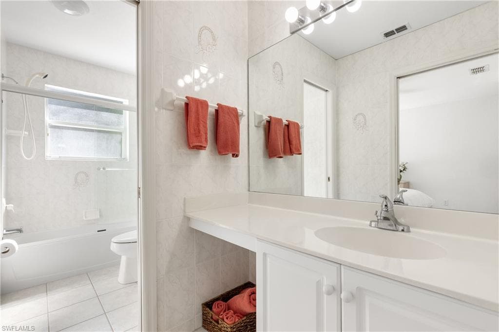 1267 Silverstrand Dr, Naples, FL 34110-11