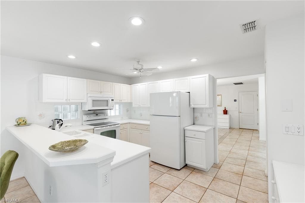 1267 Silverstrand Dr, Naples, FL 34110-25