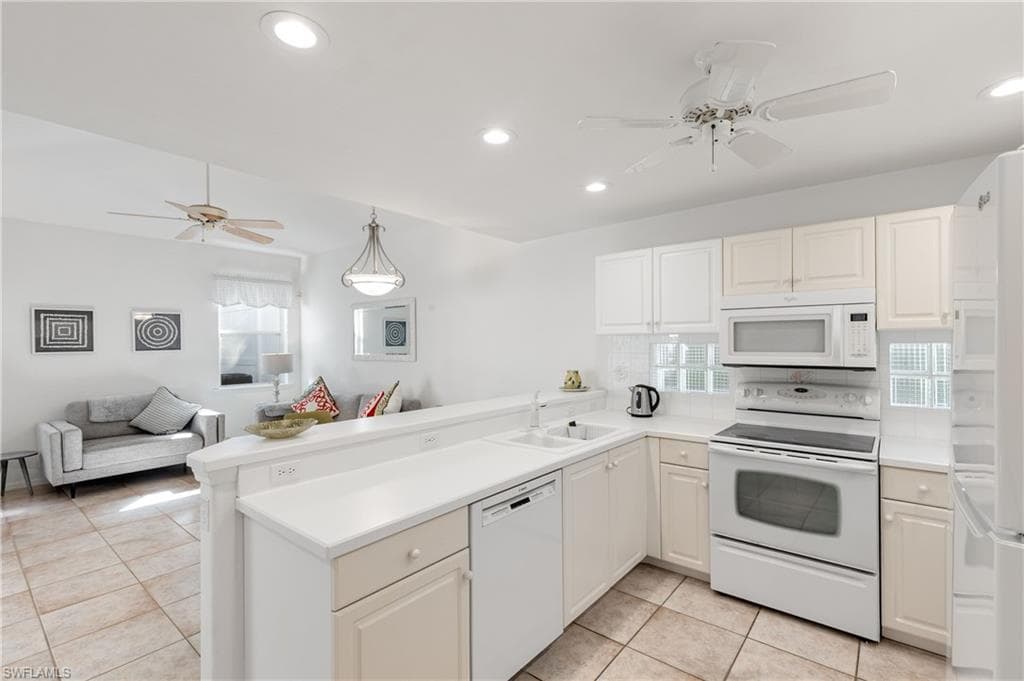 1267 Silverstrand Dr, Naples, FL 34110-26