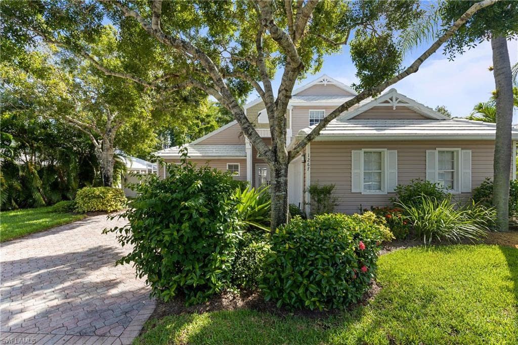 1267 Silverstrand Dr, Naples, FL 34110-30