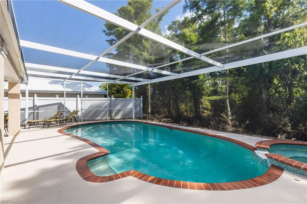 1267 Silverstrand Dr, Naples, FL 34110-31